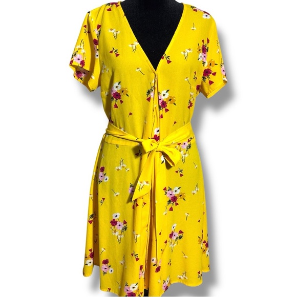 Divided By H&M Sunny Bright Yellow Floral Wrap Short Sleeve Mini Dress - Picture 3 of 16